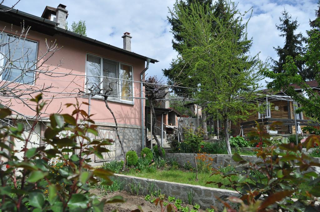 Holiday Home Vilata Kŭrdzhali Exteriör bild